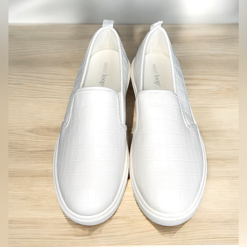 WEST‎ LOOP SLIP-ON MEMORY FOAM SNEAKERS / FAUX
LEATHER UPPER DESIGN SIZE 9/10